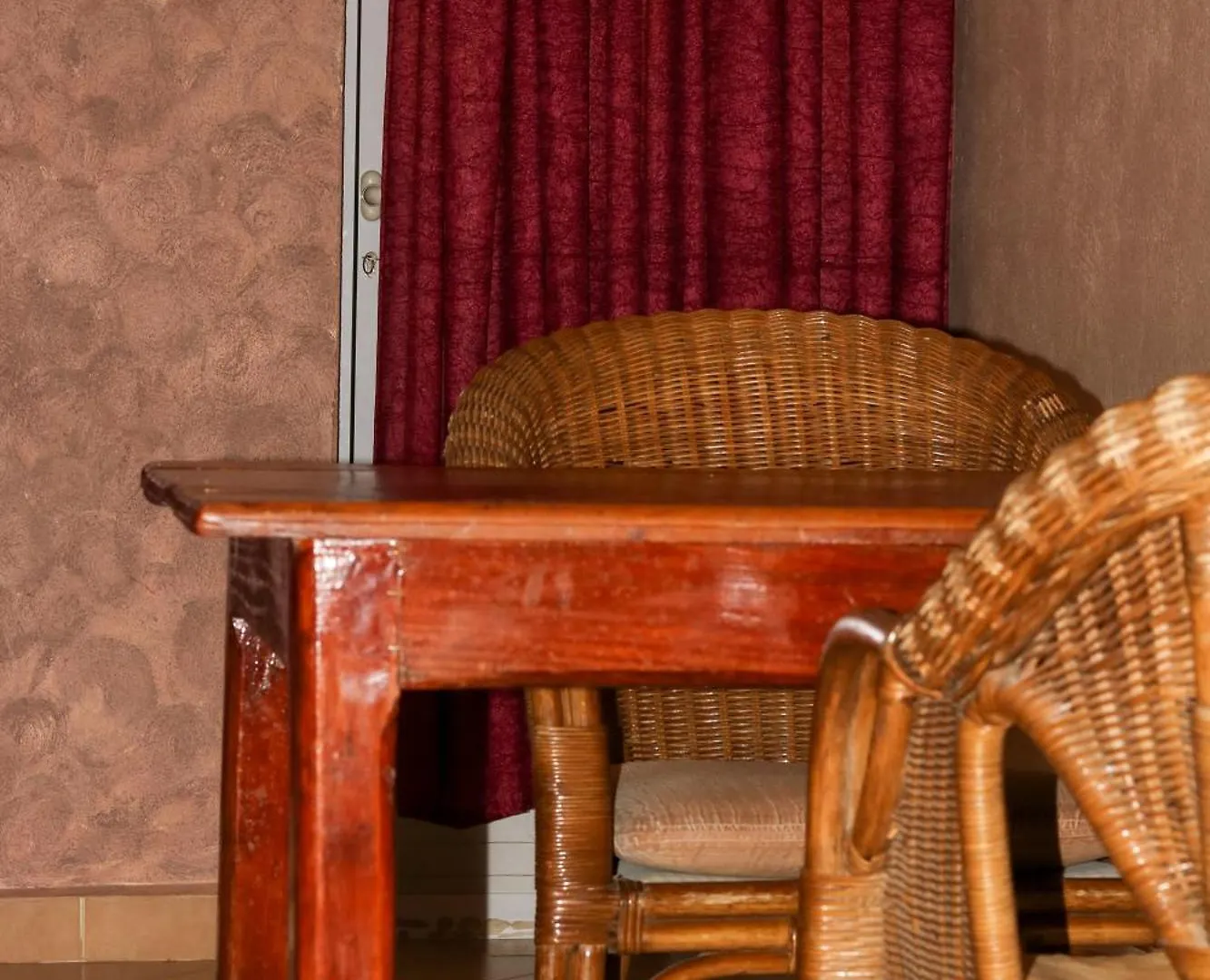 Auberge Les Montagnes Du Paradis Your Hidden Retreat In Paradise Valley Tagherat Anekrim
