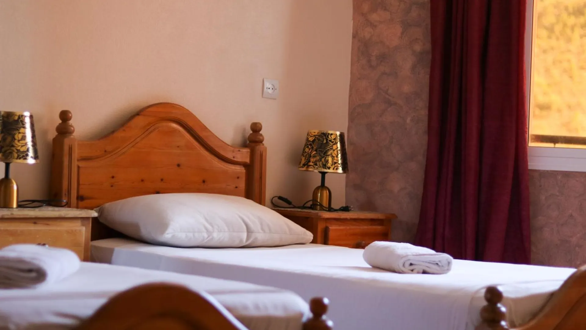 Auberge Les Montagnes Du Paradis Your Hidden Retreat In Paradise Valley Tagherat Anekrim Pensjonat