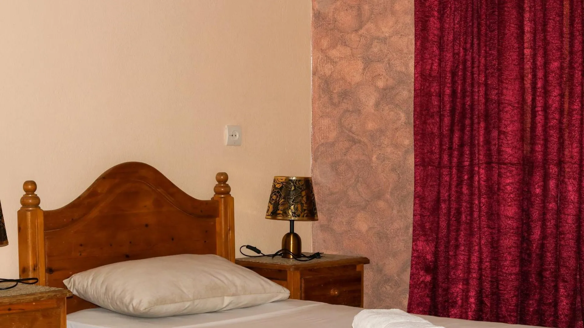 Auberge Les Montagnes Du Paradis Your Hidden Retreat In Paradise Valley Tagherat Anekrim