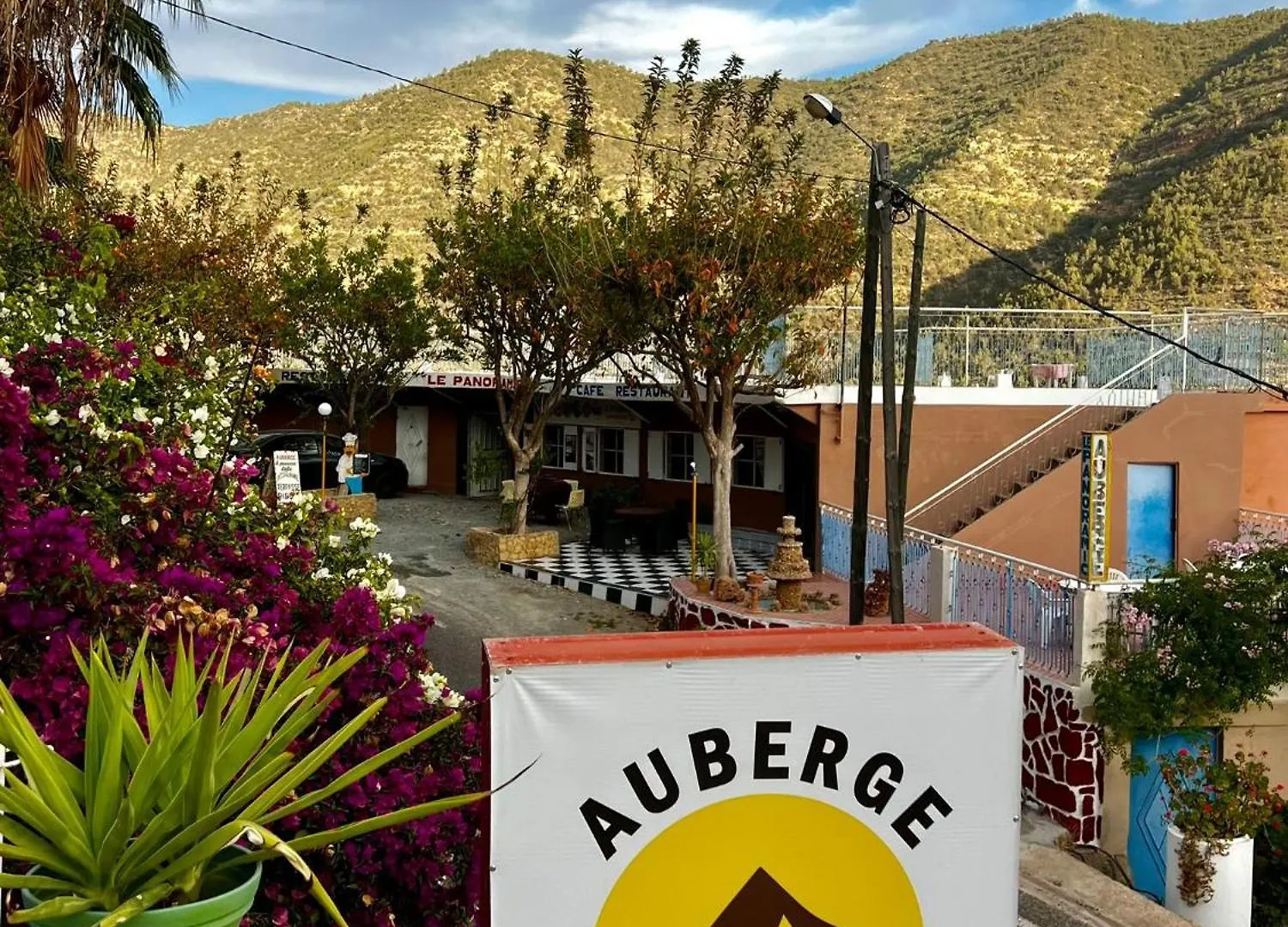 Auberge Les Montagnes Du Paradis Your Hidden Retreat In Paradise Valley Tagherat Anekrim Gasthof