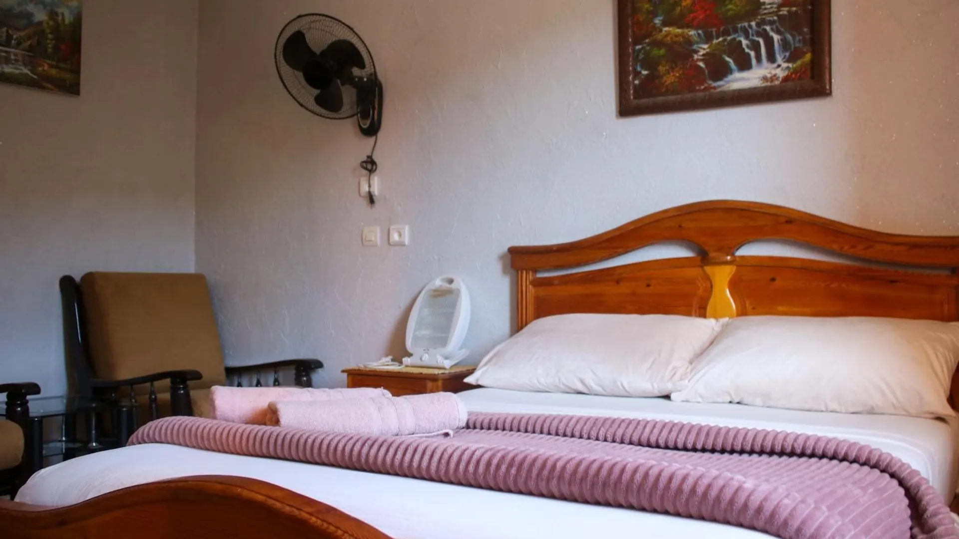 Auberge Les Montagnes Du Paradis Your Hidden Retreat In Paradise Valley Tagherat Anekrim